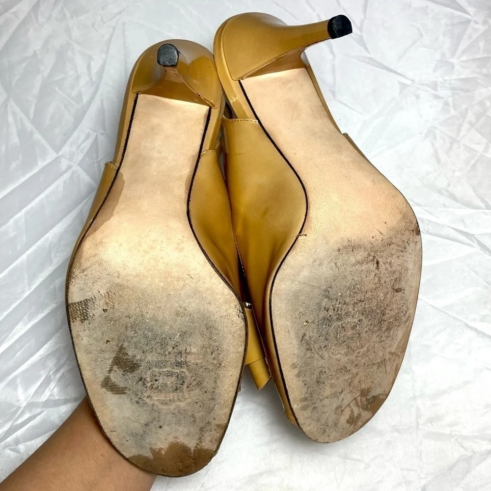Stuart Weitzman patent leather sling back peep toe heels with bow size 9